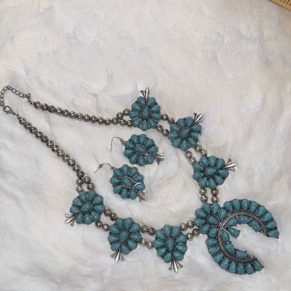 Turquoise Fashion Jewelry Necklace and Earrings